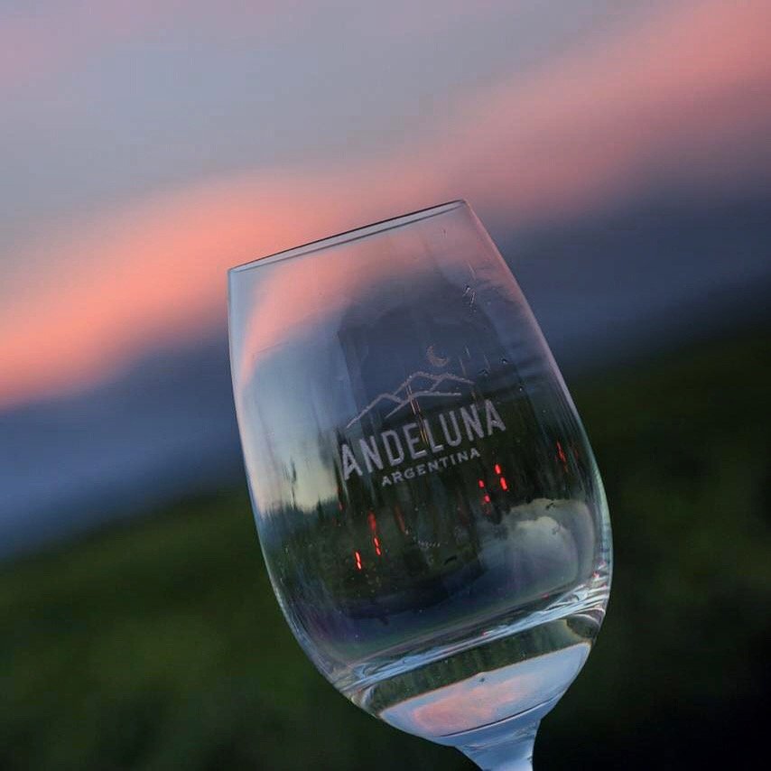 Verano 2020: Andeluna y sus atardeceres con vinos de Montaña 2 Verano 2020: Andeluna y sus atardeceres con vinos de Montaña 1