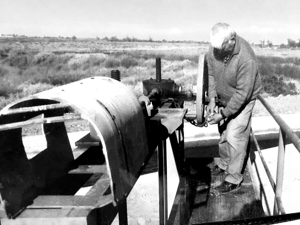 Don Cacho de las acequias