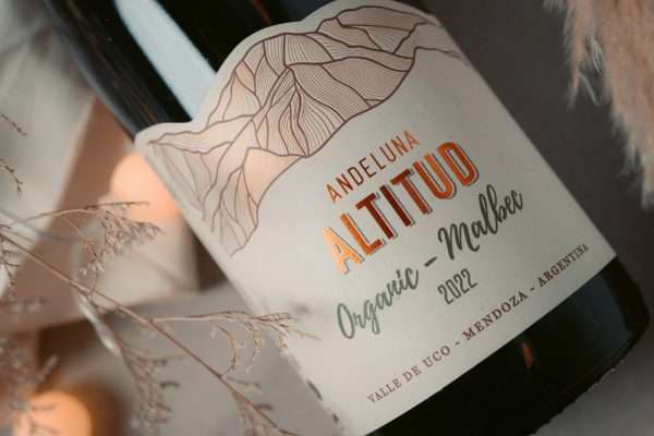 Andeluna presentó su primer vino orgánico: Altitud Organic Malbec 2022